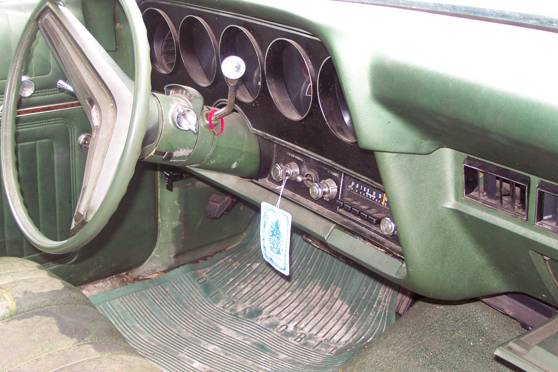 dashpanelpassnegersideviewprerestoration.jpg